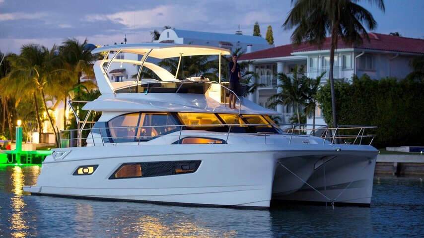 Aquila 44 Yacht