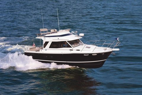 Cutwater C30 Command Bridge