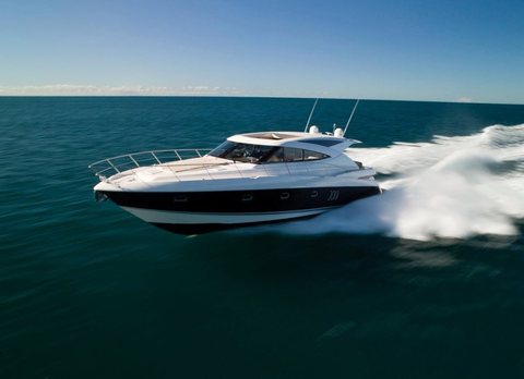Riviera 5800 Sport Yacht