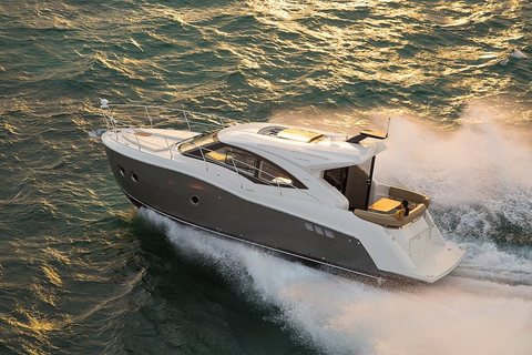 Carver C37