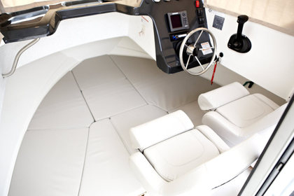 Quicksilver 605 Pilothouse photo 16