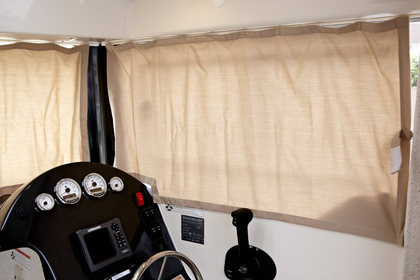 Quicksilver 605 Pilothouse photo 17