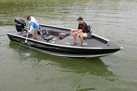 Lund 2075 Pro Guide