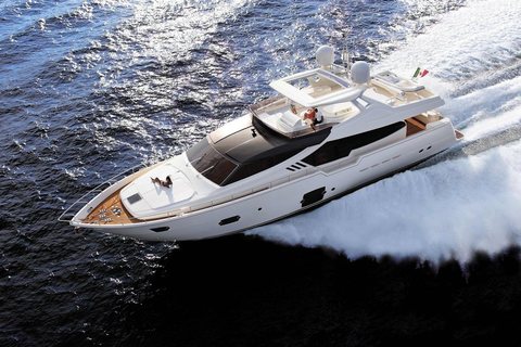 Ferretti Yachts 870