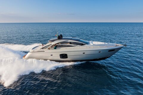 Pershing 70