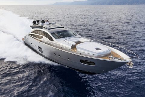 Pershing 82