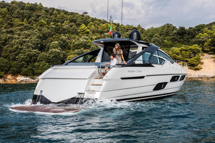 Pershing 5X photo 14