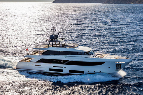 Custom Line Navetta 33
