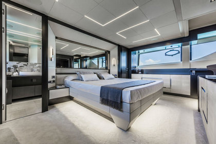 Pershing 9X photo 18