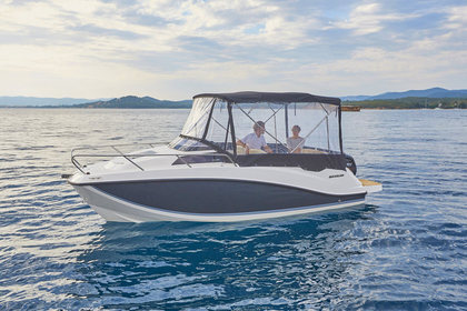 Quicksilver Activ 555 Cabin photo 14