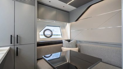 Sunseeker 74 Sport Yacht photo 11