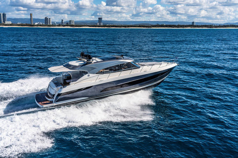 Riviera 5400 Sport Yacht