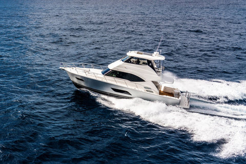 Riviera 54 Enclosed Flybridge