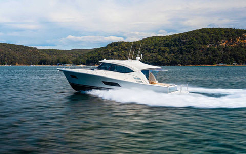 Riviera 545 SUV