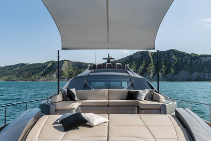 Pershing 8X photo 12