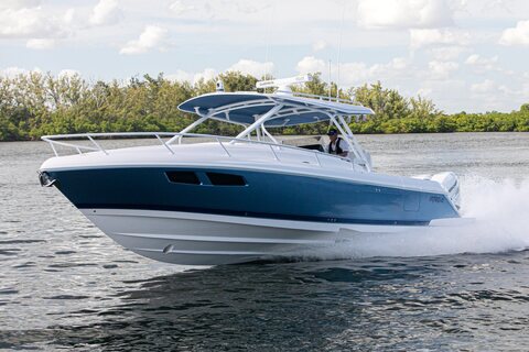 Intrepid 345 Valor