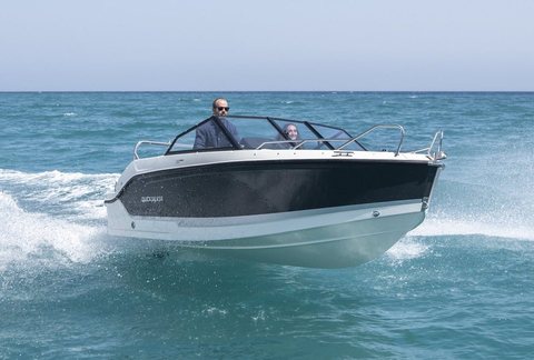 Quicksilver Activ 555 Bowrider