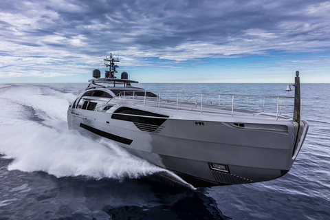 Pershing 140