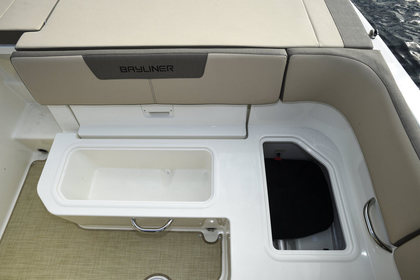 [VBS-FR] Bayliner Bowrider VR5 Outboard photo 17