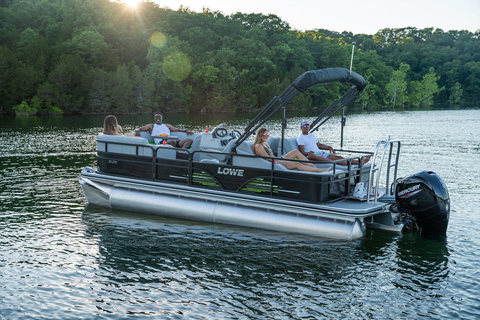 Lowe Super Sport 210 Rear Facing Lounge