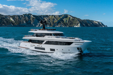 Custom Line Navetta 38