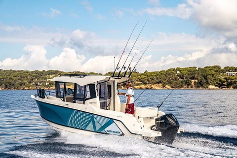 Quicksilver 705 Pilothouse