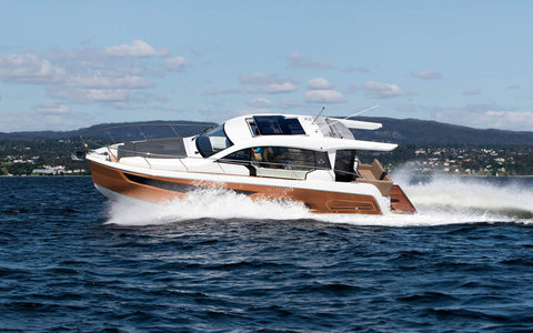 Sealine C390