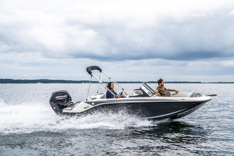 [VBS-FR] Bayliner Element M17