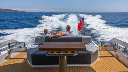 Sunseeker 65 Sport Yacht photo 13
