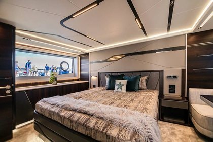 Sunseeker Predator  65 photo 13