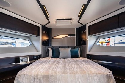 Sunseeker Predator  65 photo 14