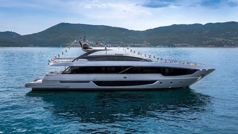 Riva 102' Corsaro Super