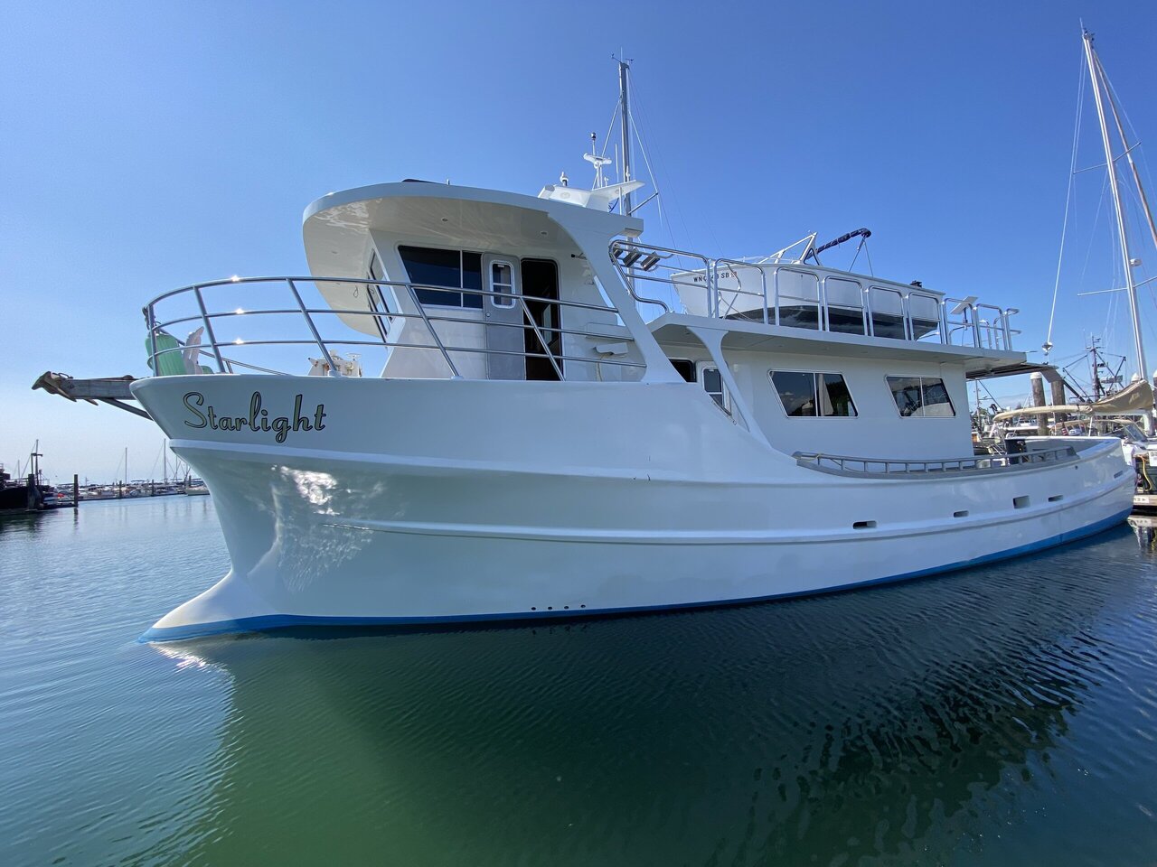 1986 M/V Starlight photo 1