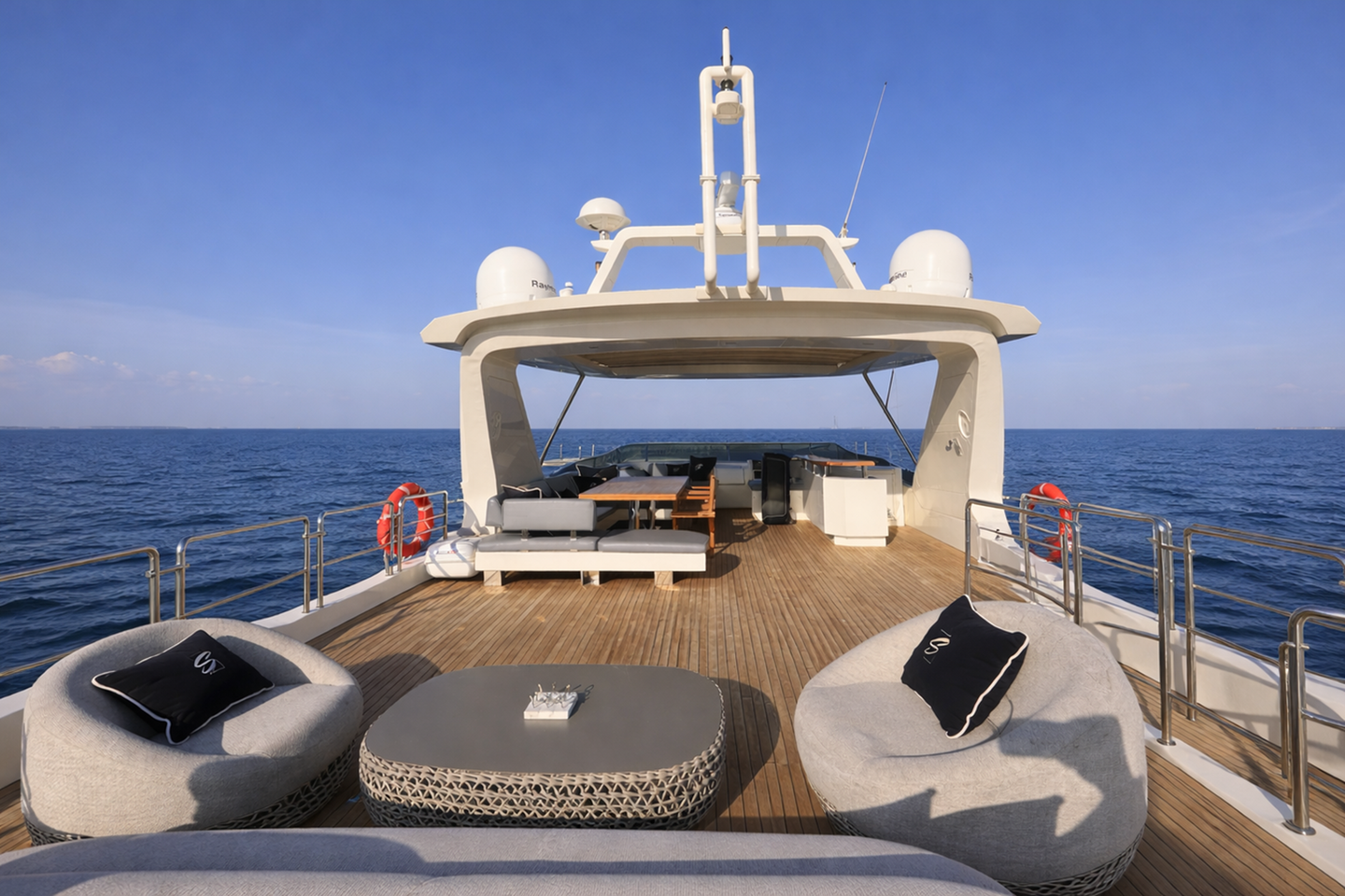 2013 Azimut 88 photo 2