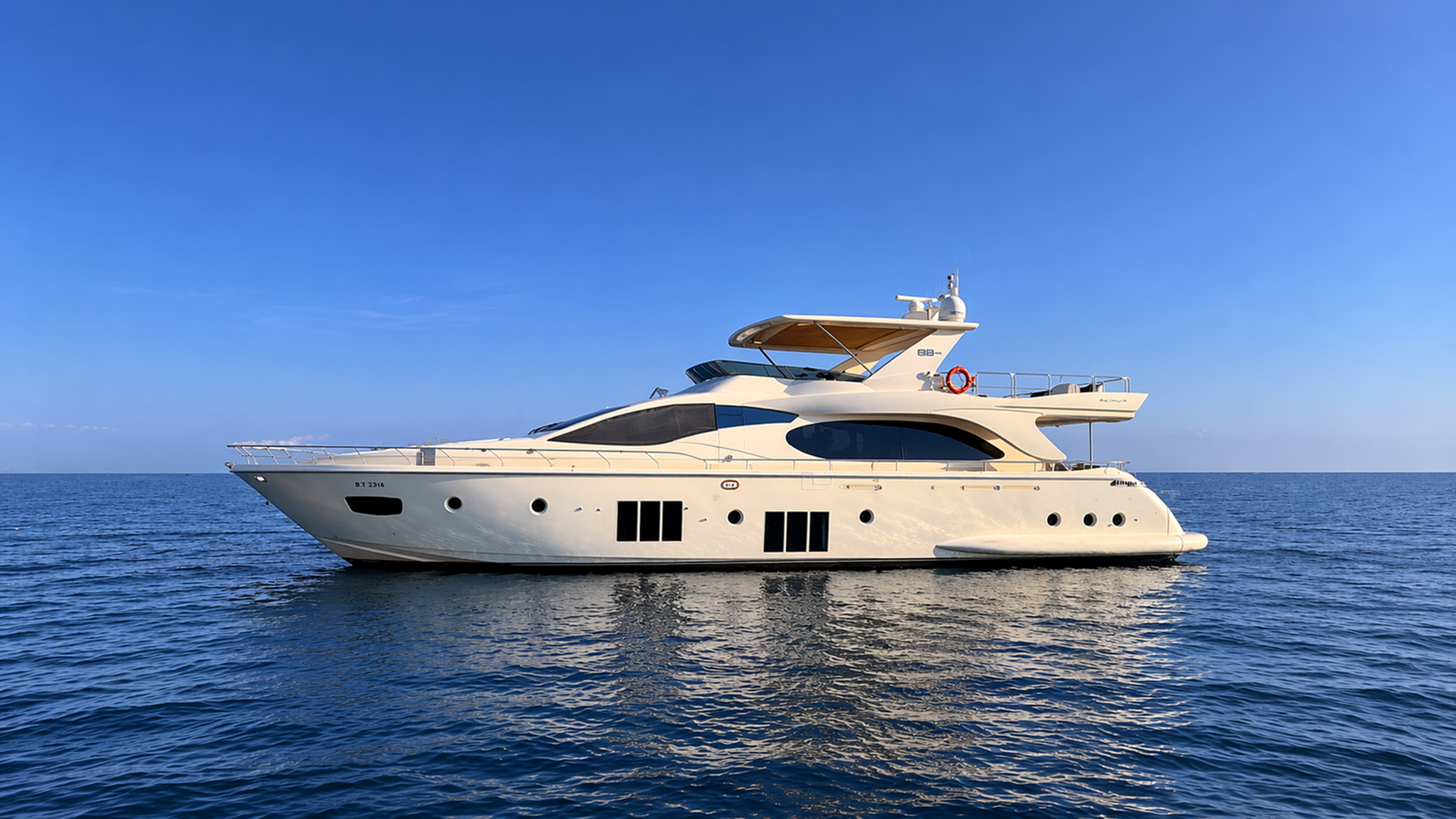 2013 Azimut 88 photo 17