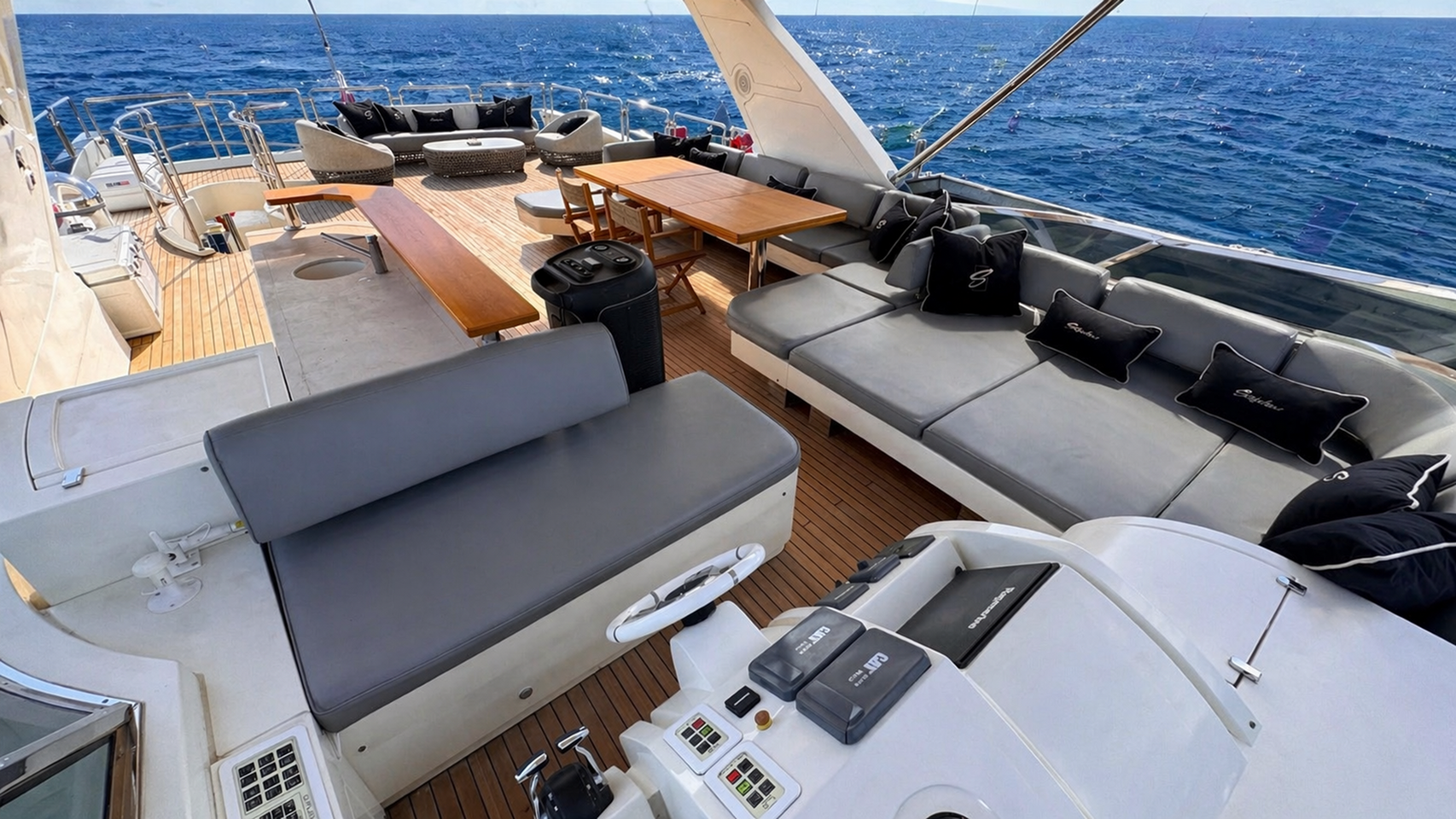 2013 Azimut 88 photo 19