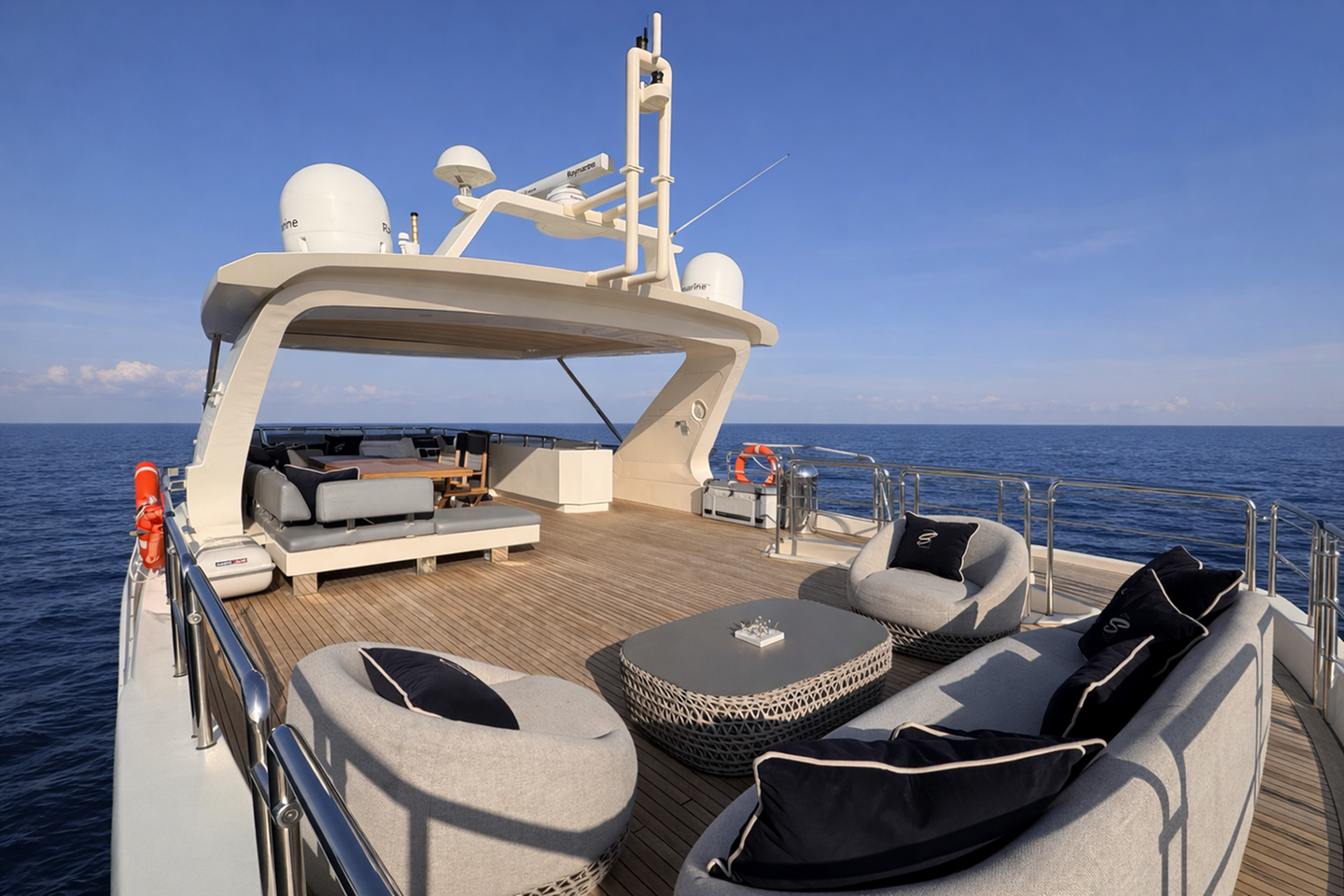 2013 Azimut 88 photo 25