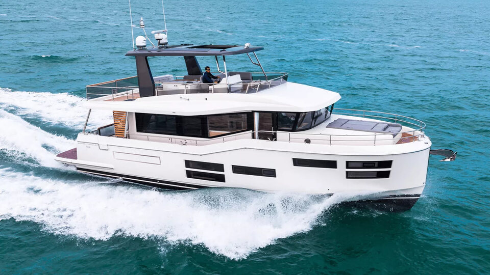 2022 Beneteau Grand Trawler 62 photo 1