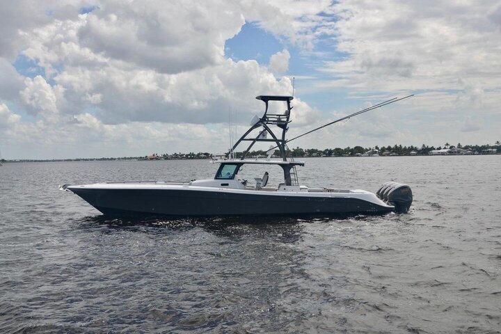 2020 HCB 53' Suenos "Title Wave"