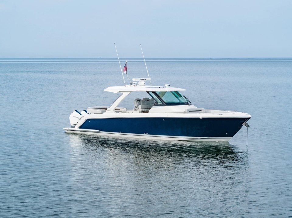 Tiara 38 LS photo 1