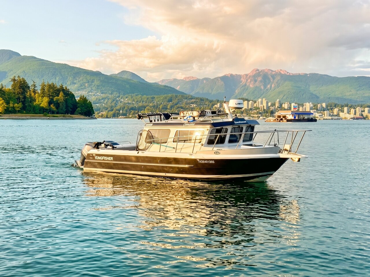 2016 Kingfisher 3025 Destination photo 1