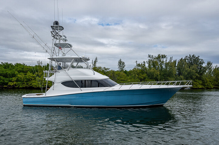 2008 Hatteras 60 GT "Miss Minks"