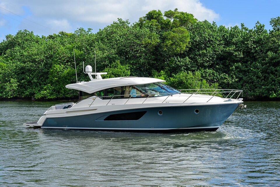 2016 Tiara Yachts 50' Coupe "Mate" photo 1