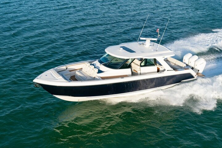 Tiara 48 LS