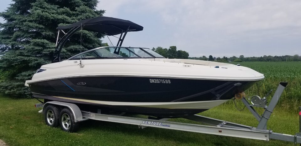 2013 Sea Ray 240 Sundeck photo 1