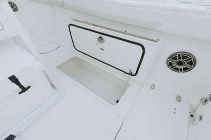 World Cat 235TE photo 16