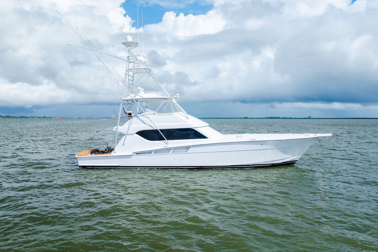 2005 Hatteras 60' Convertible "Waters Edge" photo 1