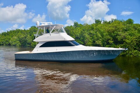 2004 Viking 52'