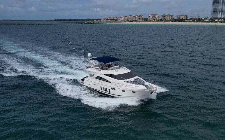 Fairline 65 Squadron