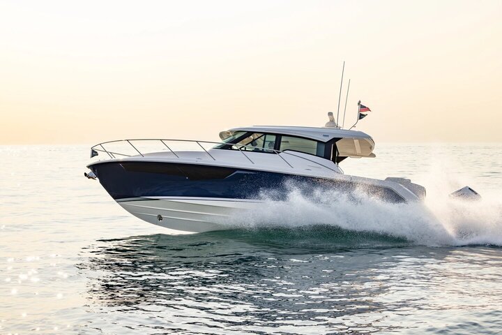 Tiara 43 LE